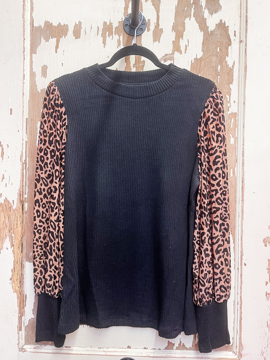 Gina Leopard Sleeve Top | Black
