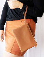 Load image into Gallery viewer, Camel Madeline Wristlet
