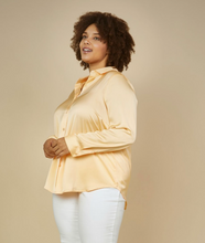 Load image into Gallery viewer, Curvy Alexa Satin Button Up | Bright Cantaloupe